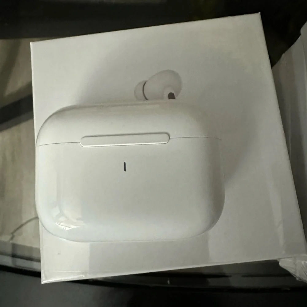 White Wireless Earbuds